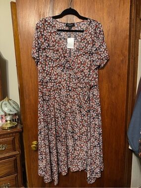 Women’s Plus Size Floral Maxi 70s Inspired Dress with Knot Front Size 1X